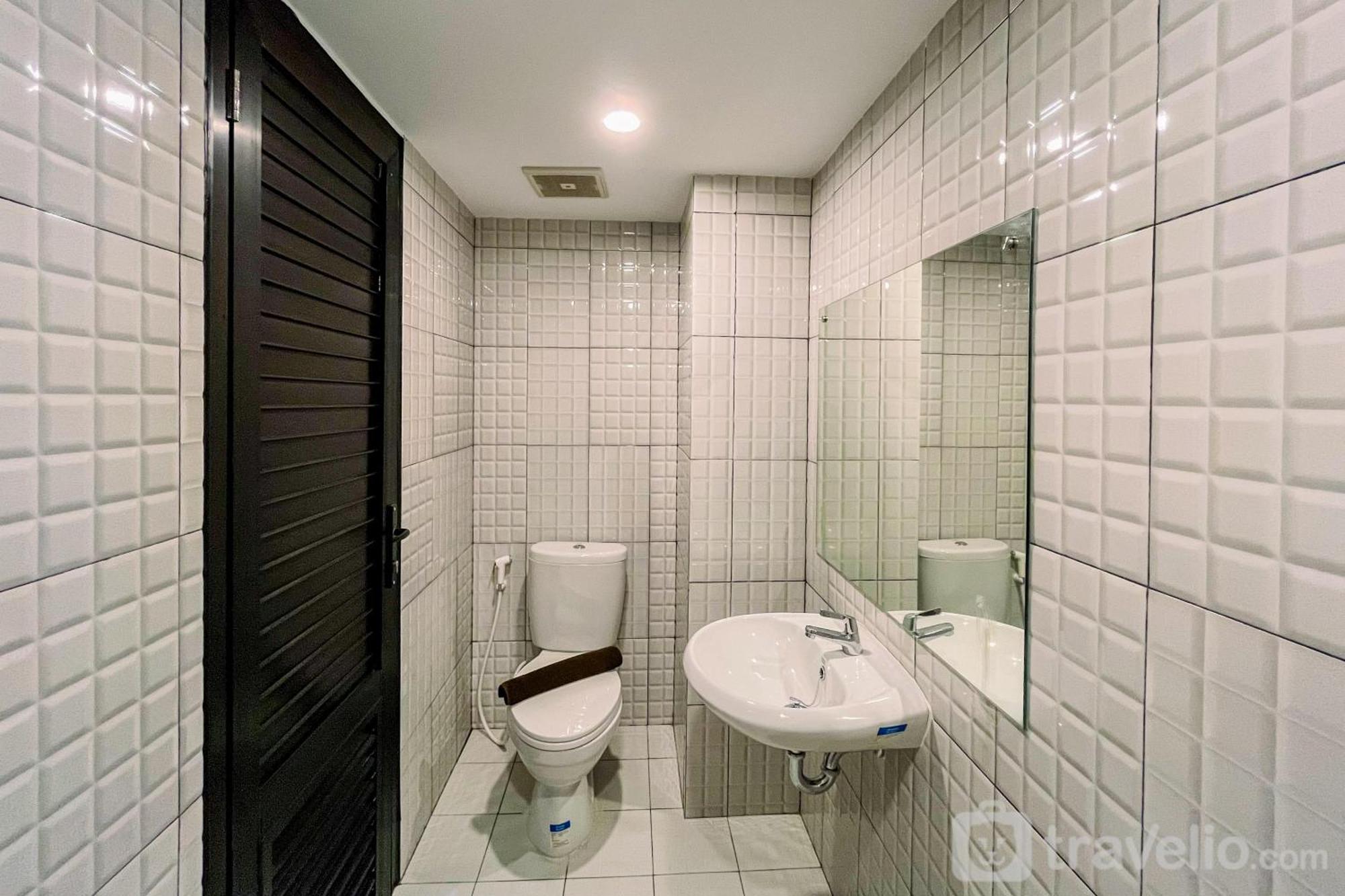 Cozy And Comfort Living De Prima By Travelio Medan